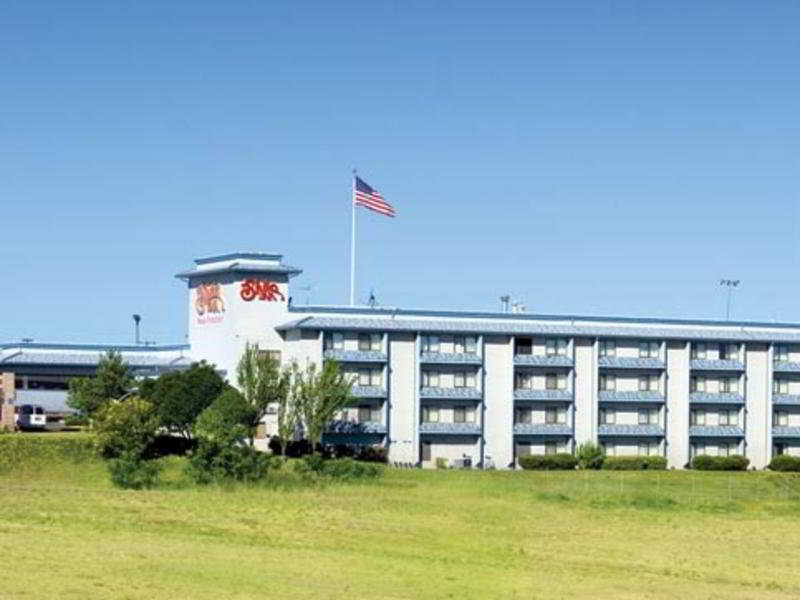 28 Airport, Ascend Collection Boise