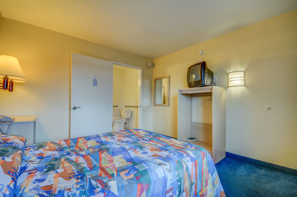 Hotel 6 2*