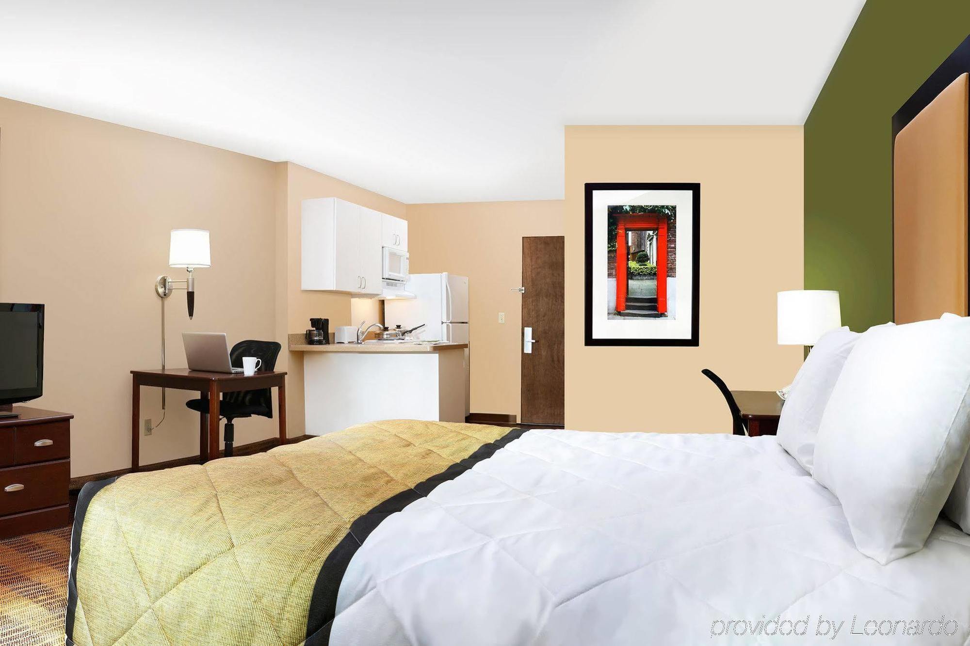 Extended America - - Airport Hotel 2*