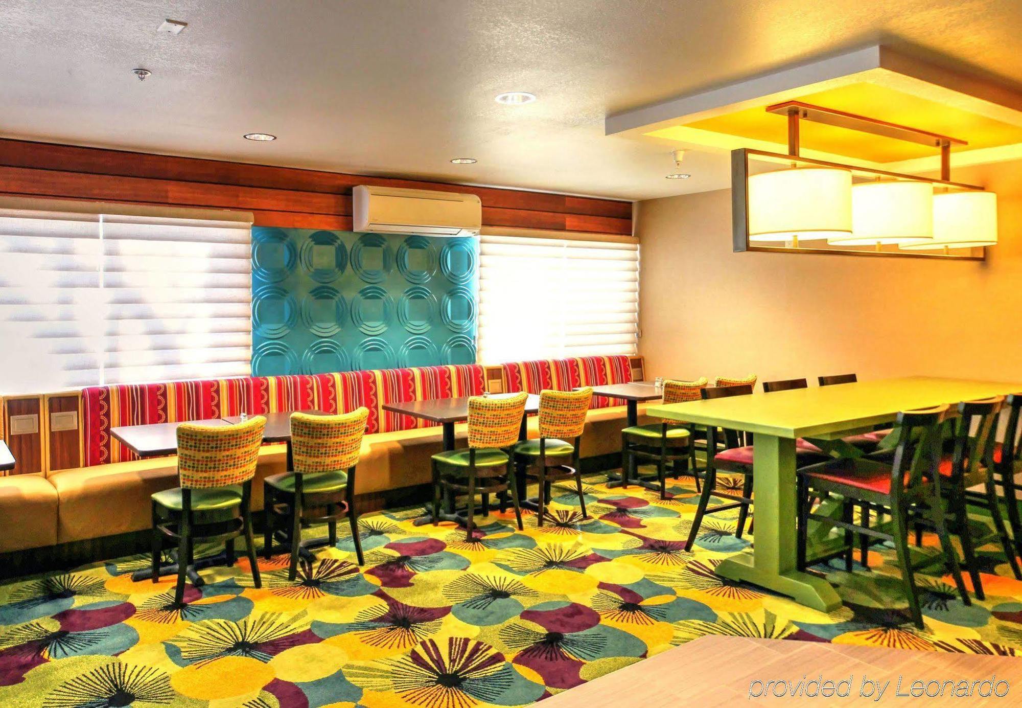 Hotel Fairfield Airport