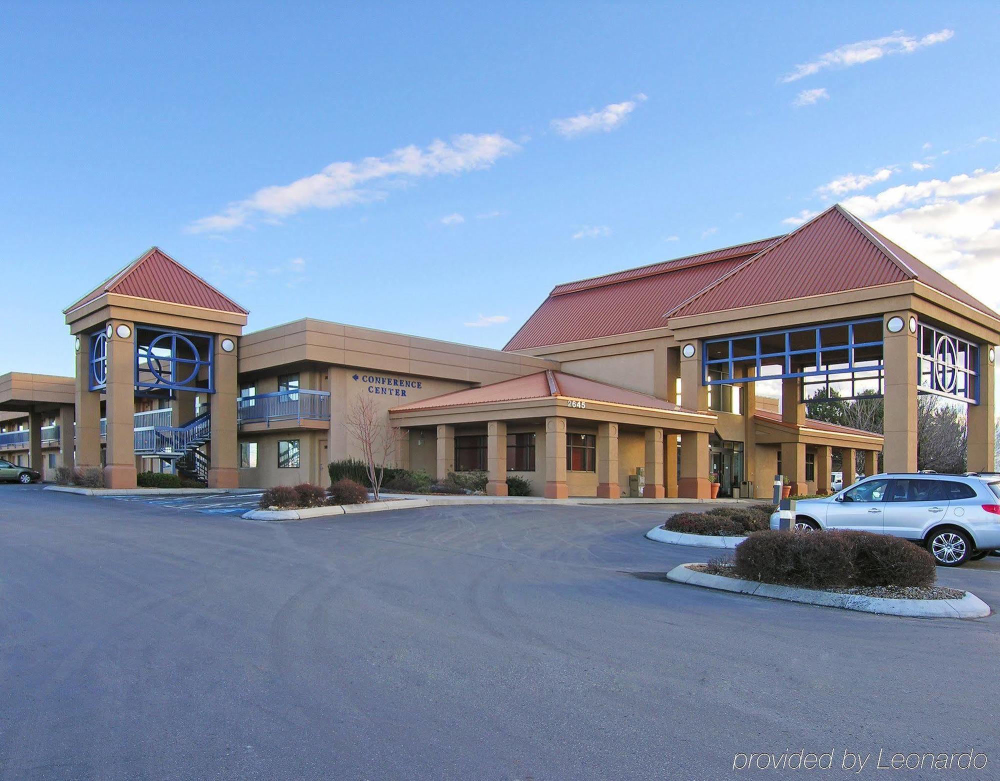 Western Vista At The Airport 3*