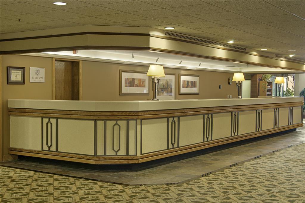 Red Lion Downtowner Hotel 3*