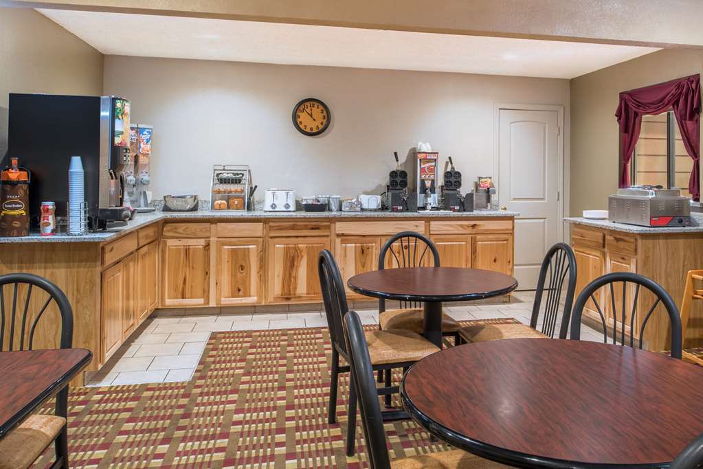 Hotel Super 8 By Wyndham 2*