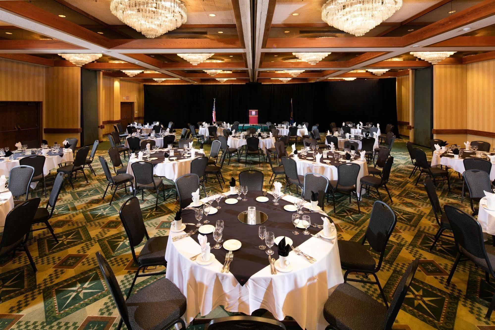 Hotel Red Lion Downtowner 3*