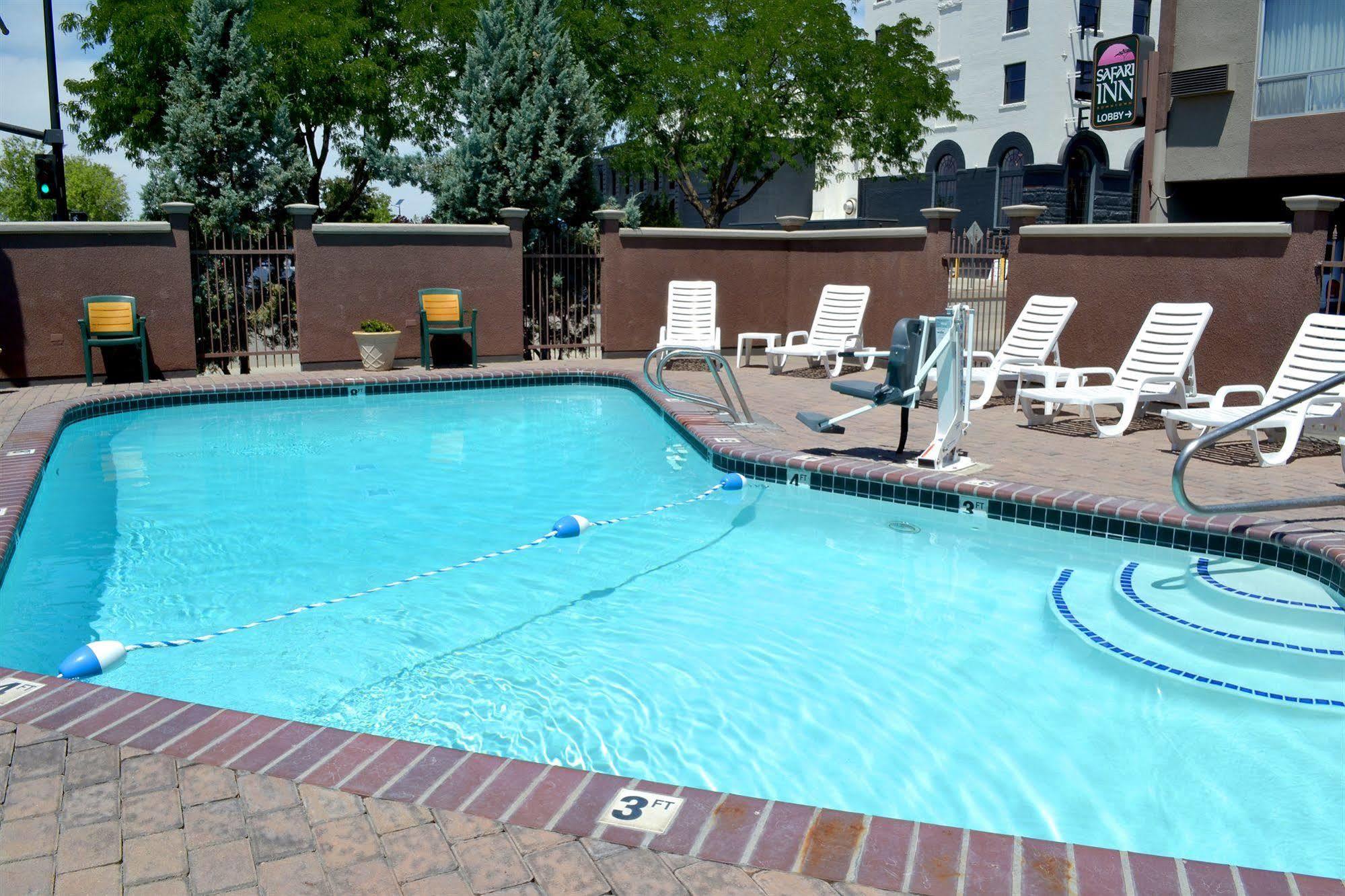 Safari Downtown Hotel 2*