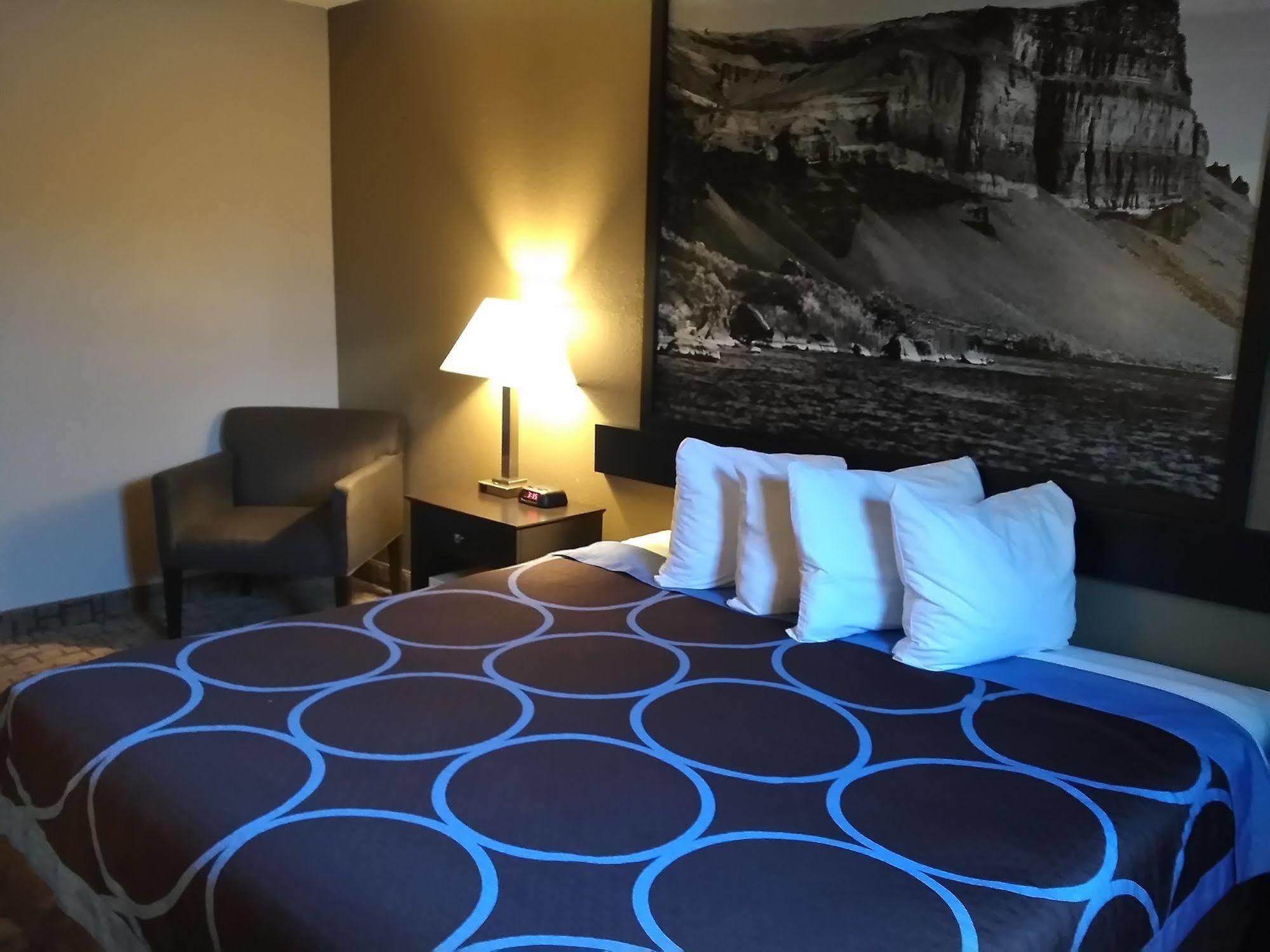 Super 8 By Wyndham Hotel Boise