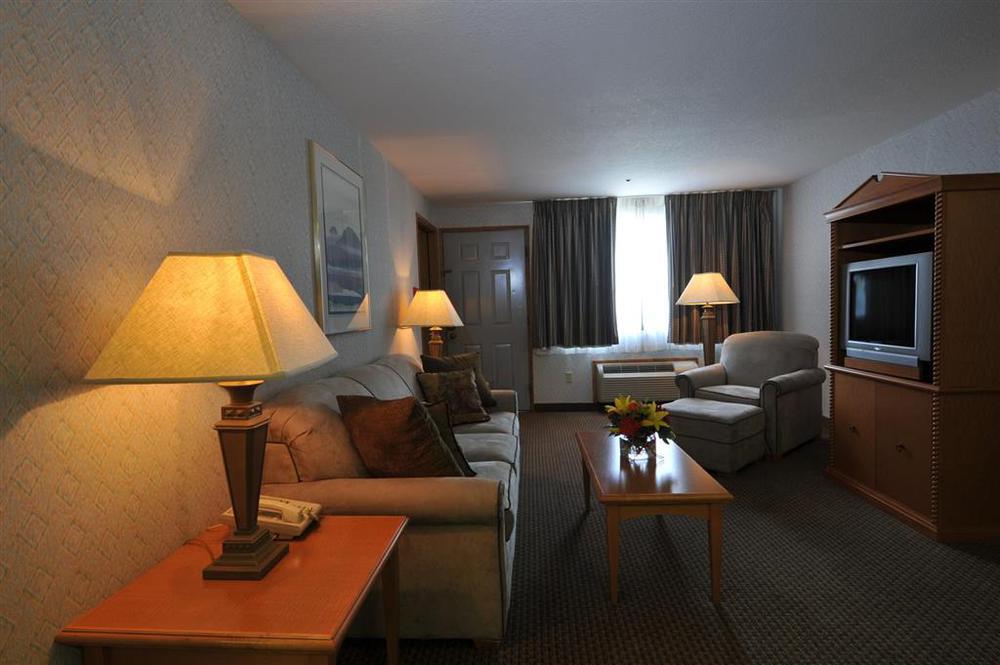 Hotel 28 Airport, Ascend Collection