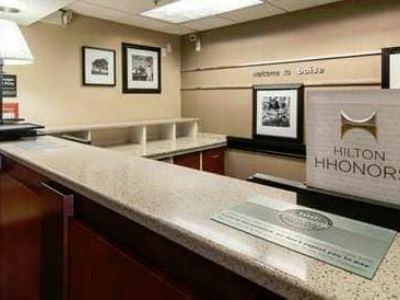 Hotel Hampton - Airport