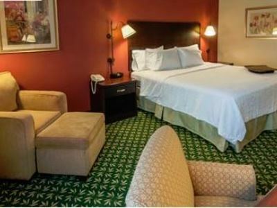 Hampton - Airport Hotel 3*