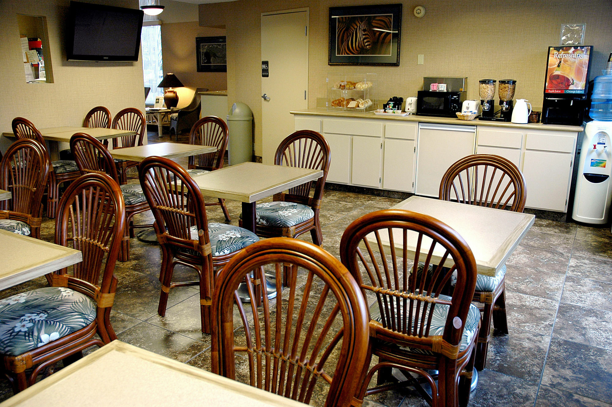 Safari Downtown Hotel