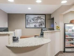 Super 8 By Wyndham Hotel 2*