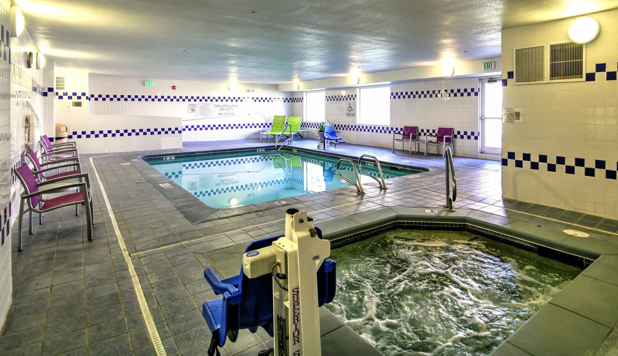 Fairfield Airport Hotel 3*