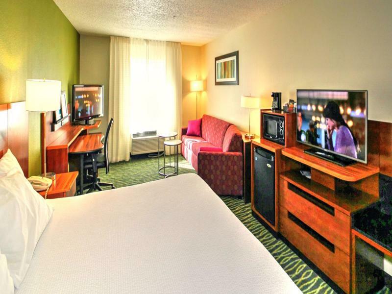 Fairfield Airport 3*
