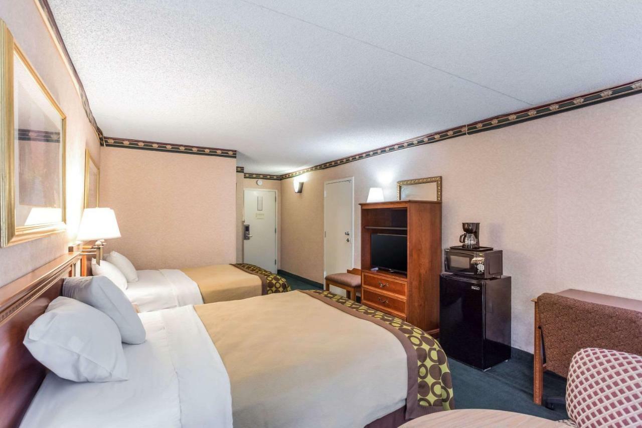 Econo Hotel *