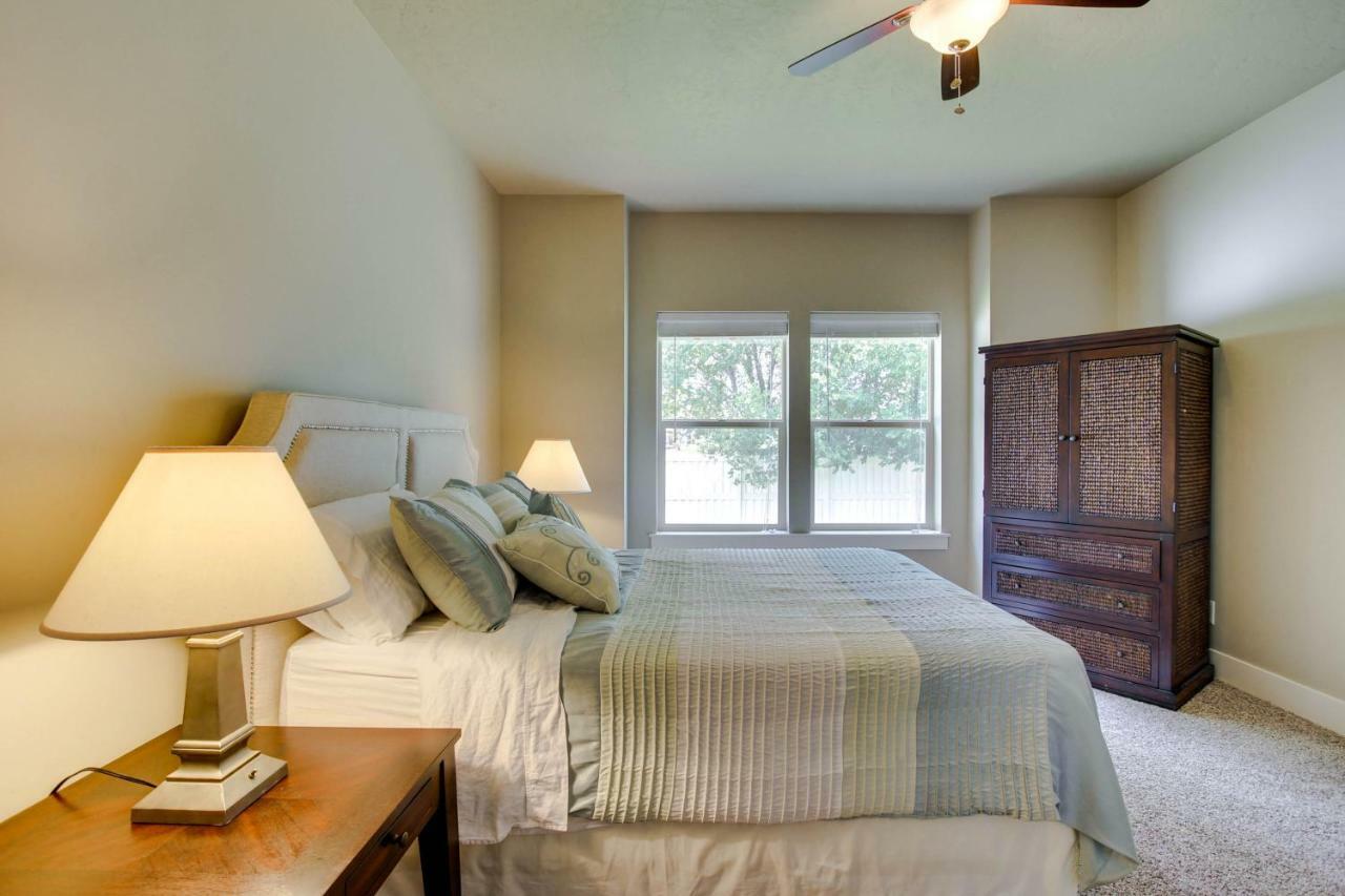 Holiday home Sunglow Townhouse *