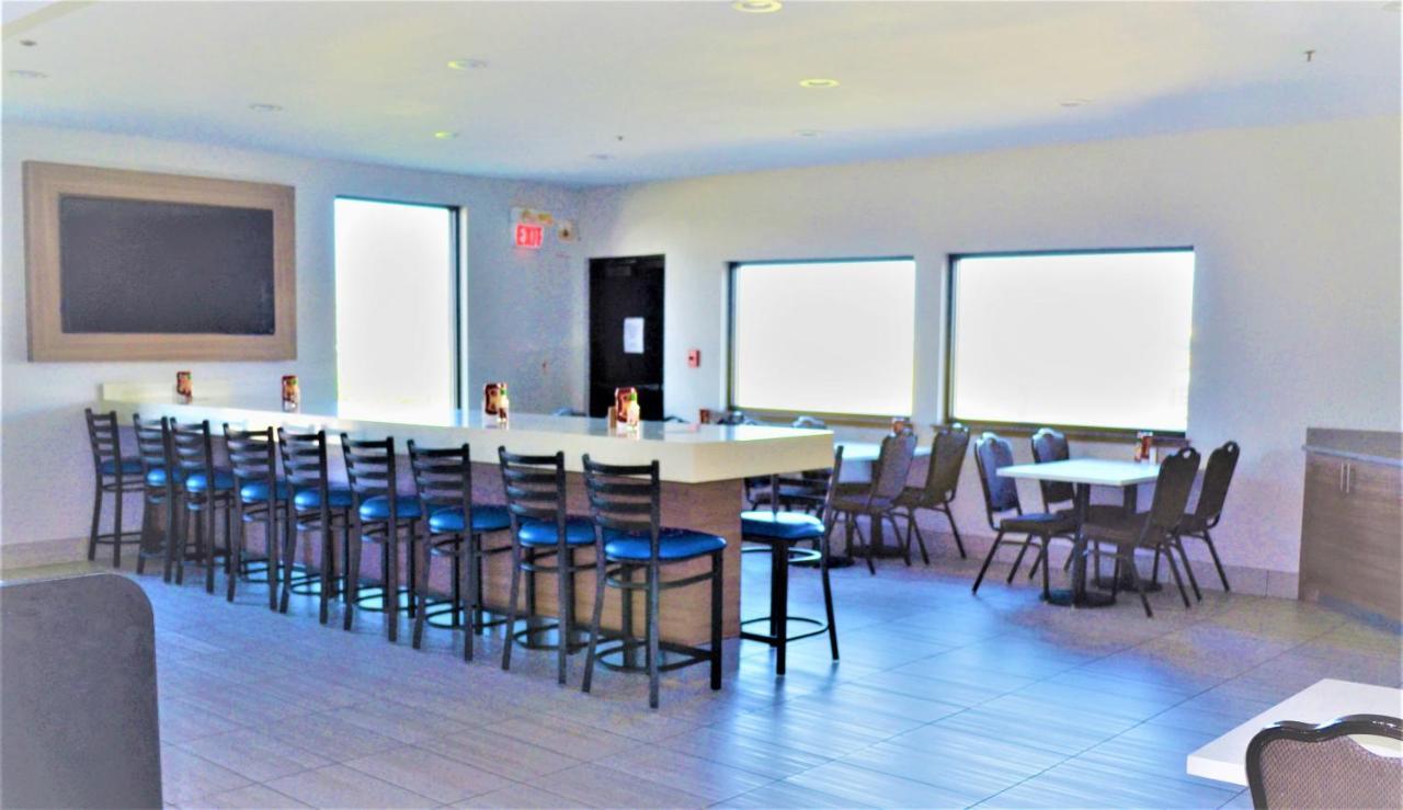 28 Airport, Ascend Collection Hotel