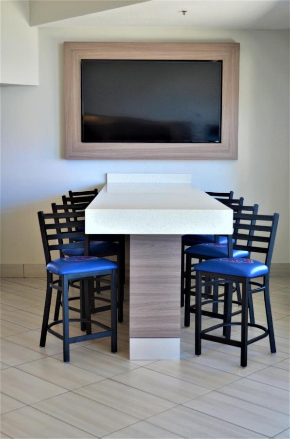 28 Airport, Ascend Collection Boise