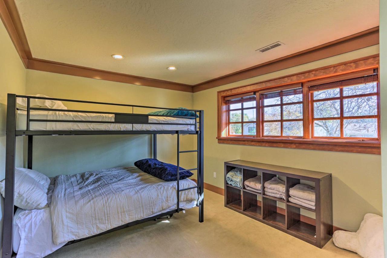 Holiday home North End With Courtyard About 3 Mi To Dtwn!