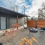 Mid Century Modern Boise-River Bungalow W/ Hot Tub