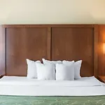 Comfort Suites Airport