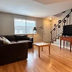 Luxe On Penn Family Friendly, Toddler Amenities, Baby Proof With Baby Gate, Toys, Bath Toys, Cups And Plates, Separate Workstation With Desk And Monitor, Located In Desirable Se Boise Next To The Greenbelt And Boise River