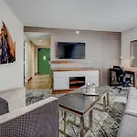 The Grove Hotel