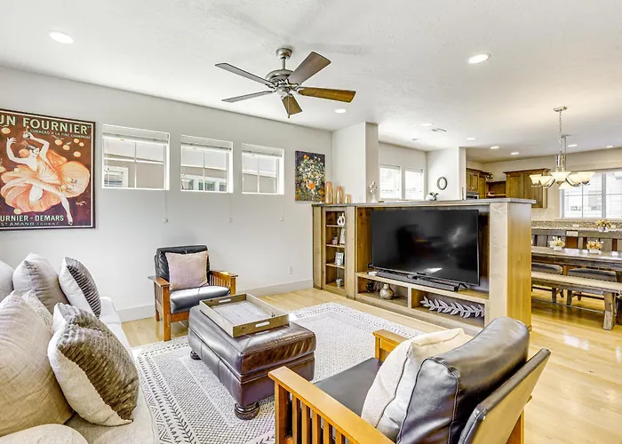 Spacious Boise Townhome About 5 Mi To Downtown