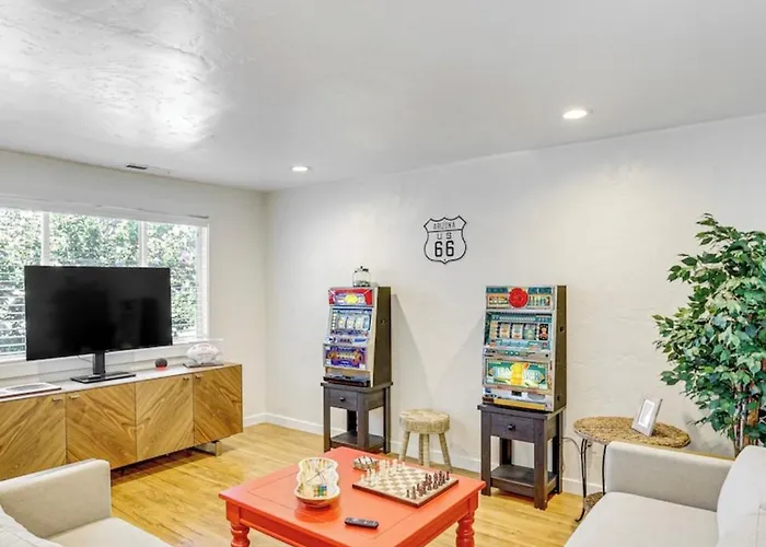 Game Night Condo, Close To Bsu
