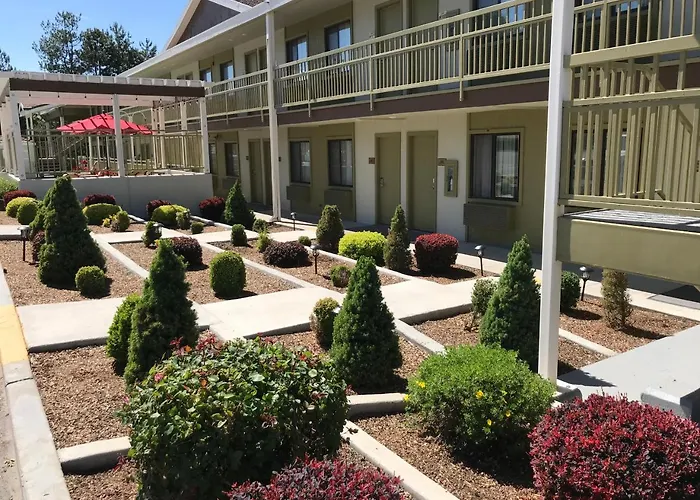 Airport Inn