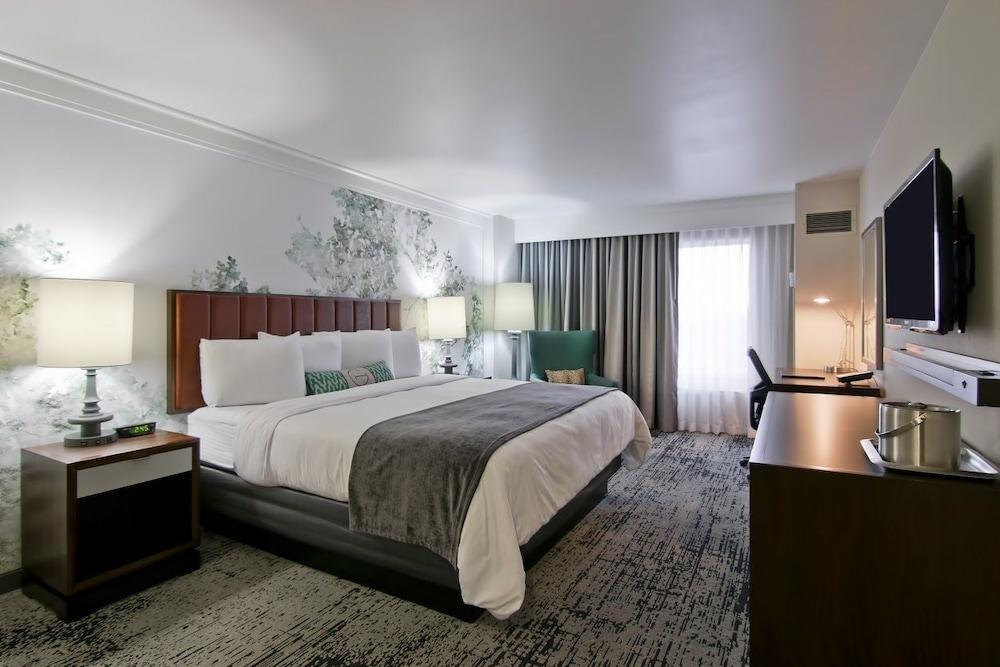 The Grove 4*