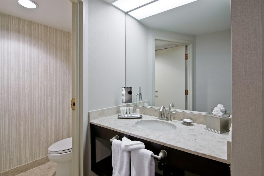 The Grove 4*