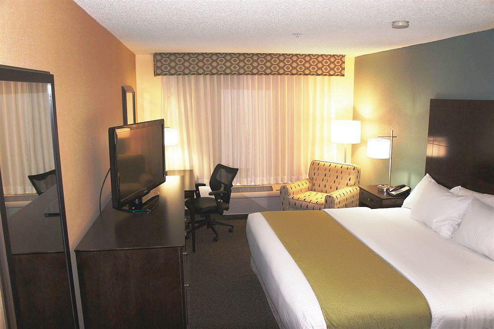 La Quinta By Wyndham Airport Hotel 3*