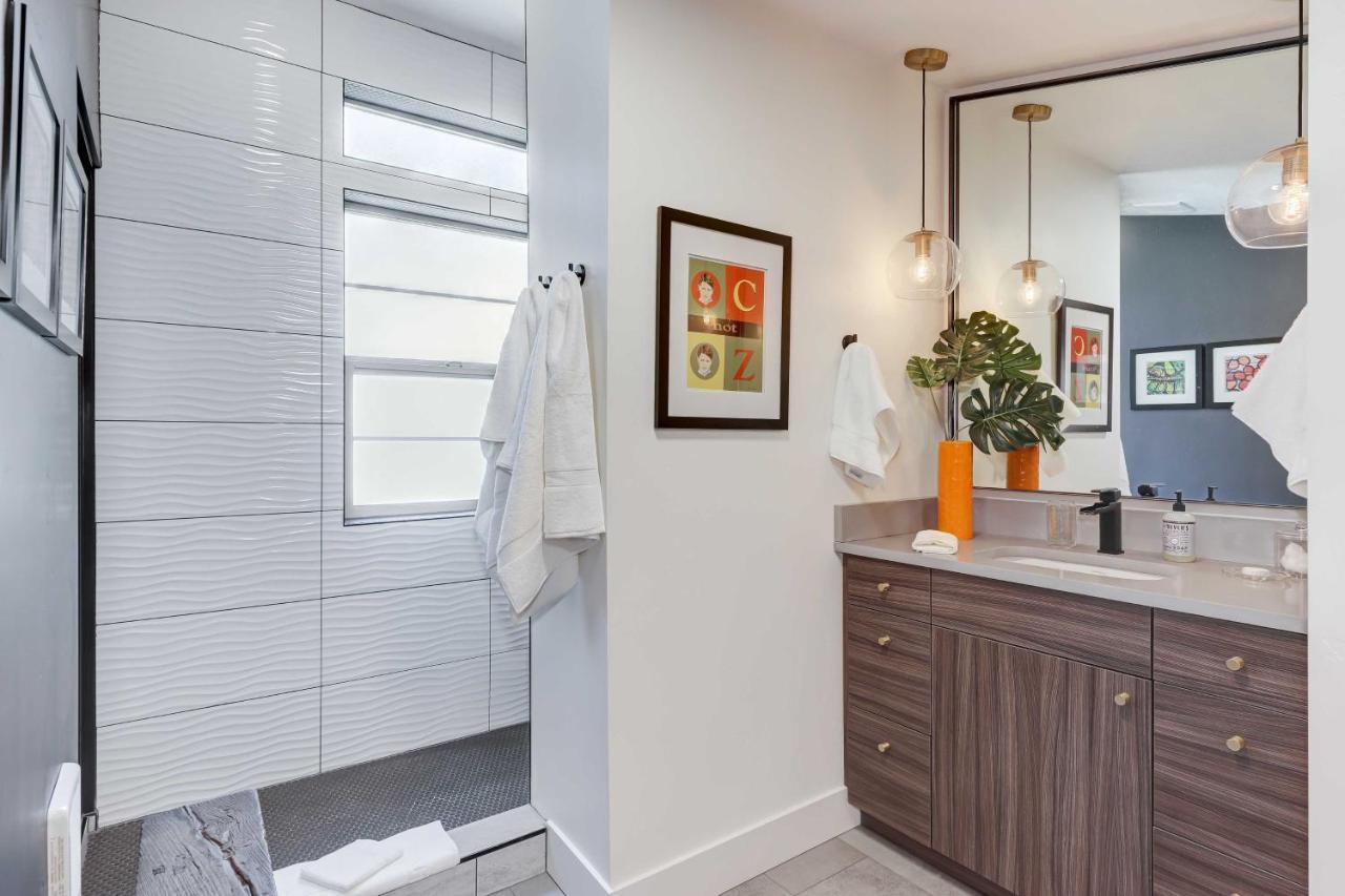 Apartment Stylish And Modern With Foothills Views! *