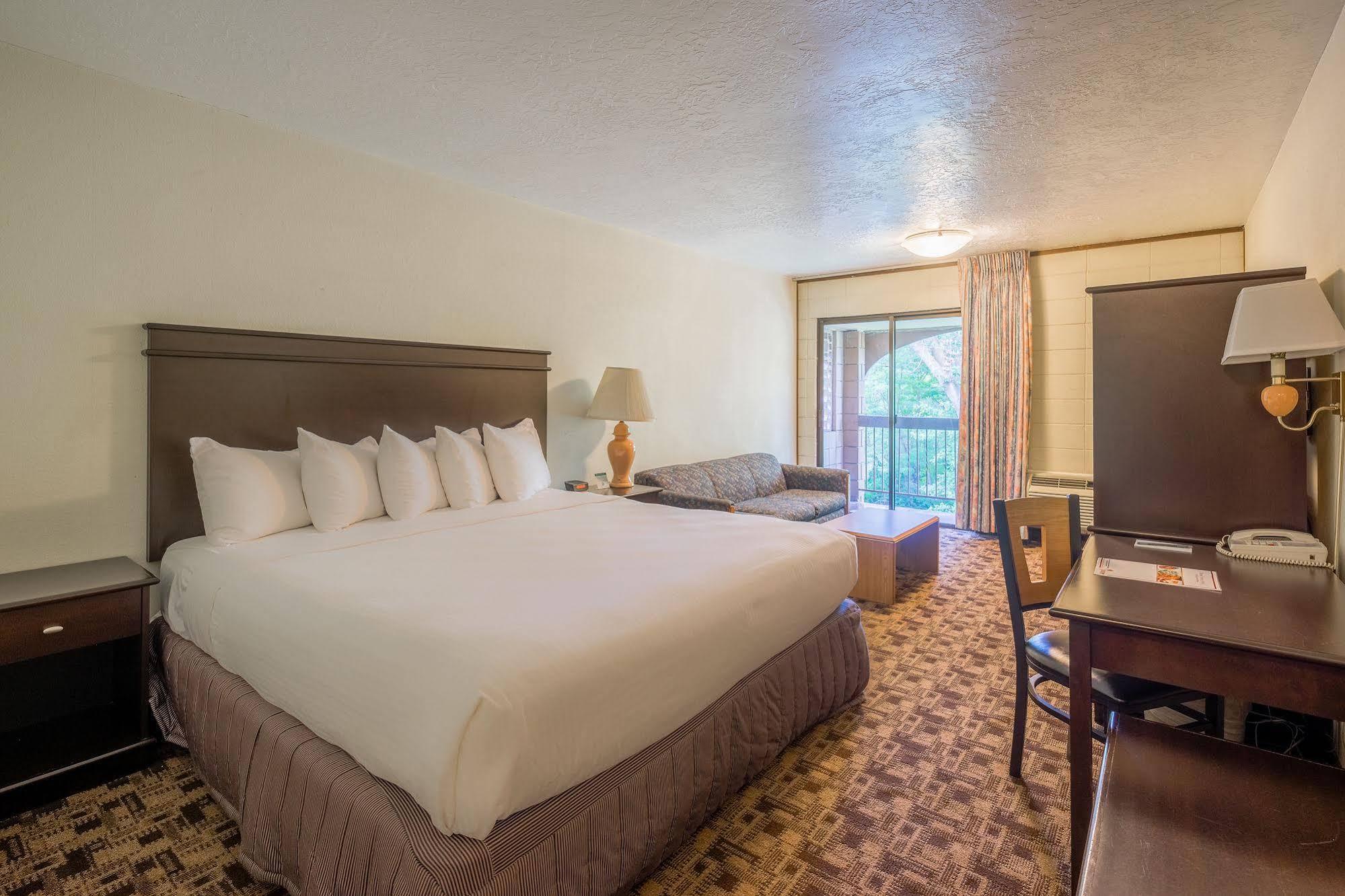 Cottonwood Riverside Downtown Hotel Boise