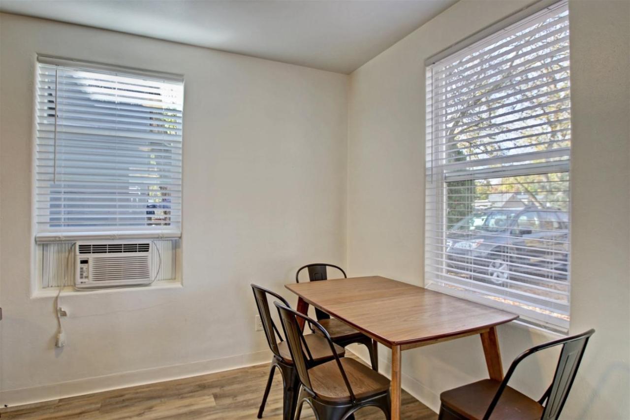 18th Street A Holiday home *