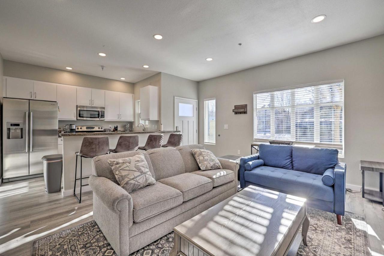 Chic Abode Walk To Bars And Restaurants! *