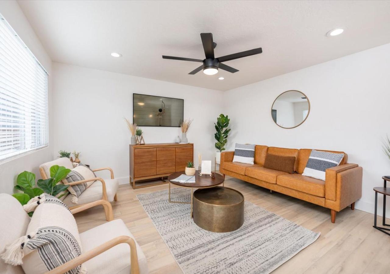 Mid Century Modern Boise-river W/ Hot Tub Villa *