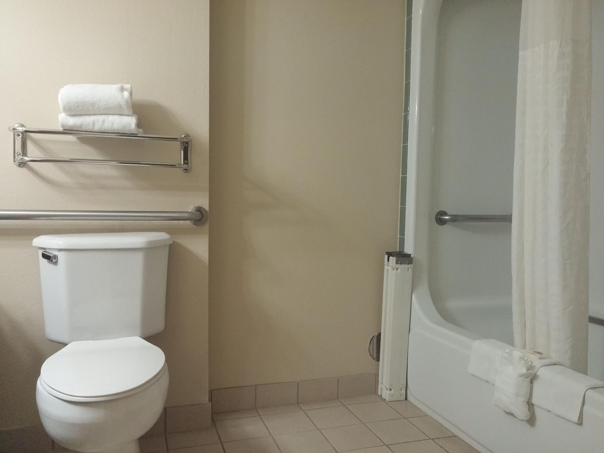 Comfort Airport 3*