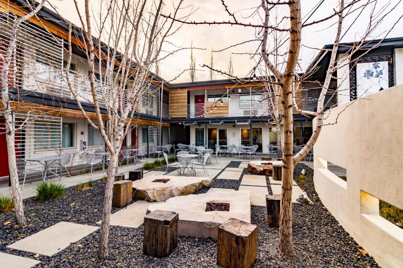 Modern 3* Boise