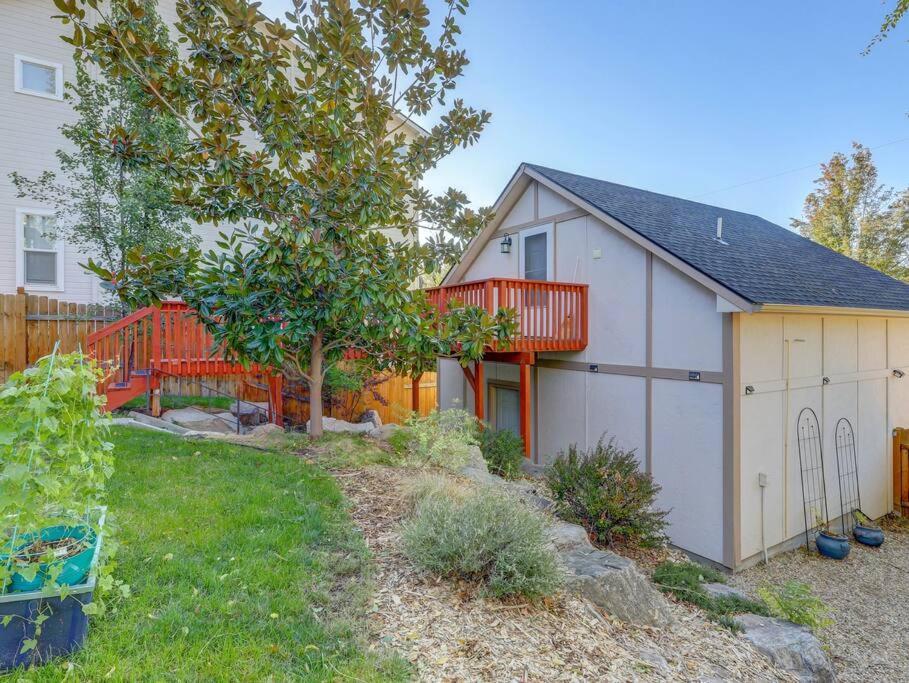 Private Loft With Trail Access To Foothills *