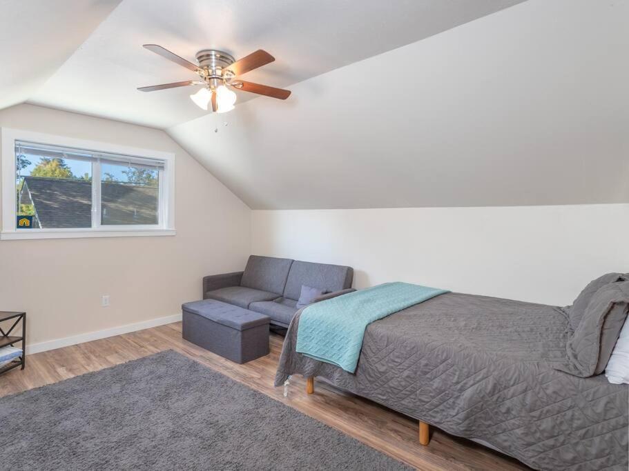 Private Loft With Trail Access To Foothills Apartment *