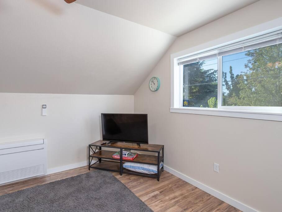 Private Loft With Trail Access To Foothills Apartment Boise