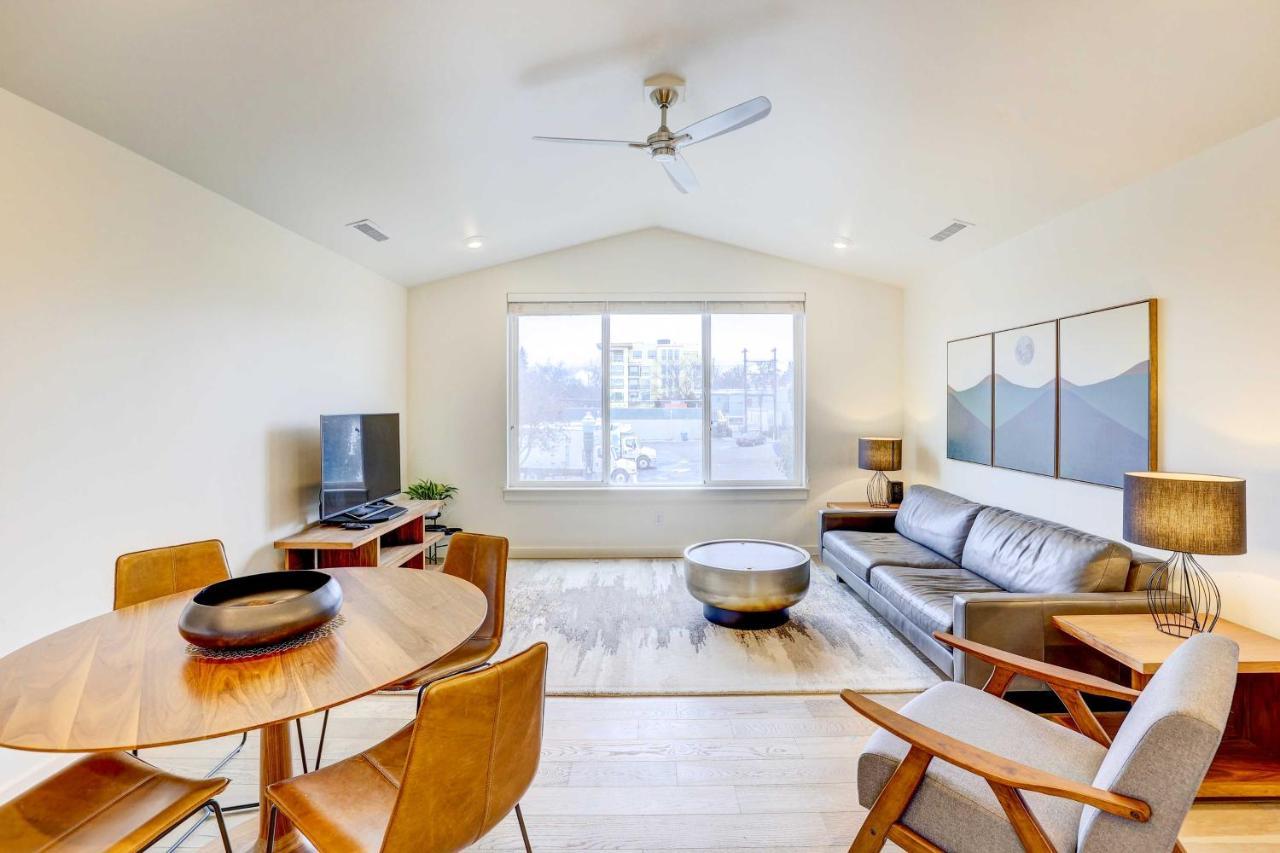 Beautiful Townhome - Steps To Downtown Boise! Holiday home