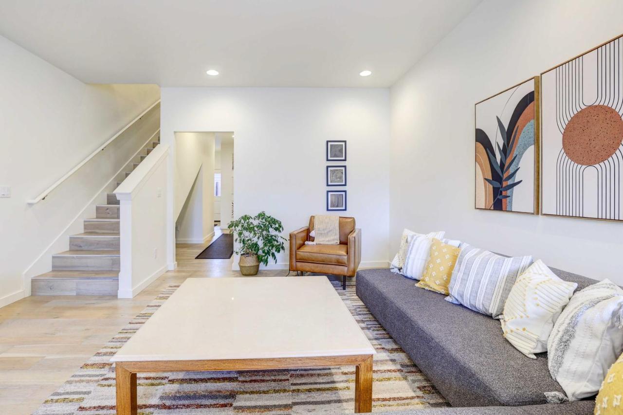 Beautiful Townhome - Steps To Downtown Boise! Holiday home