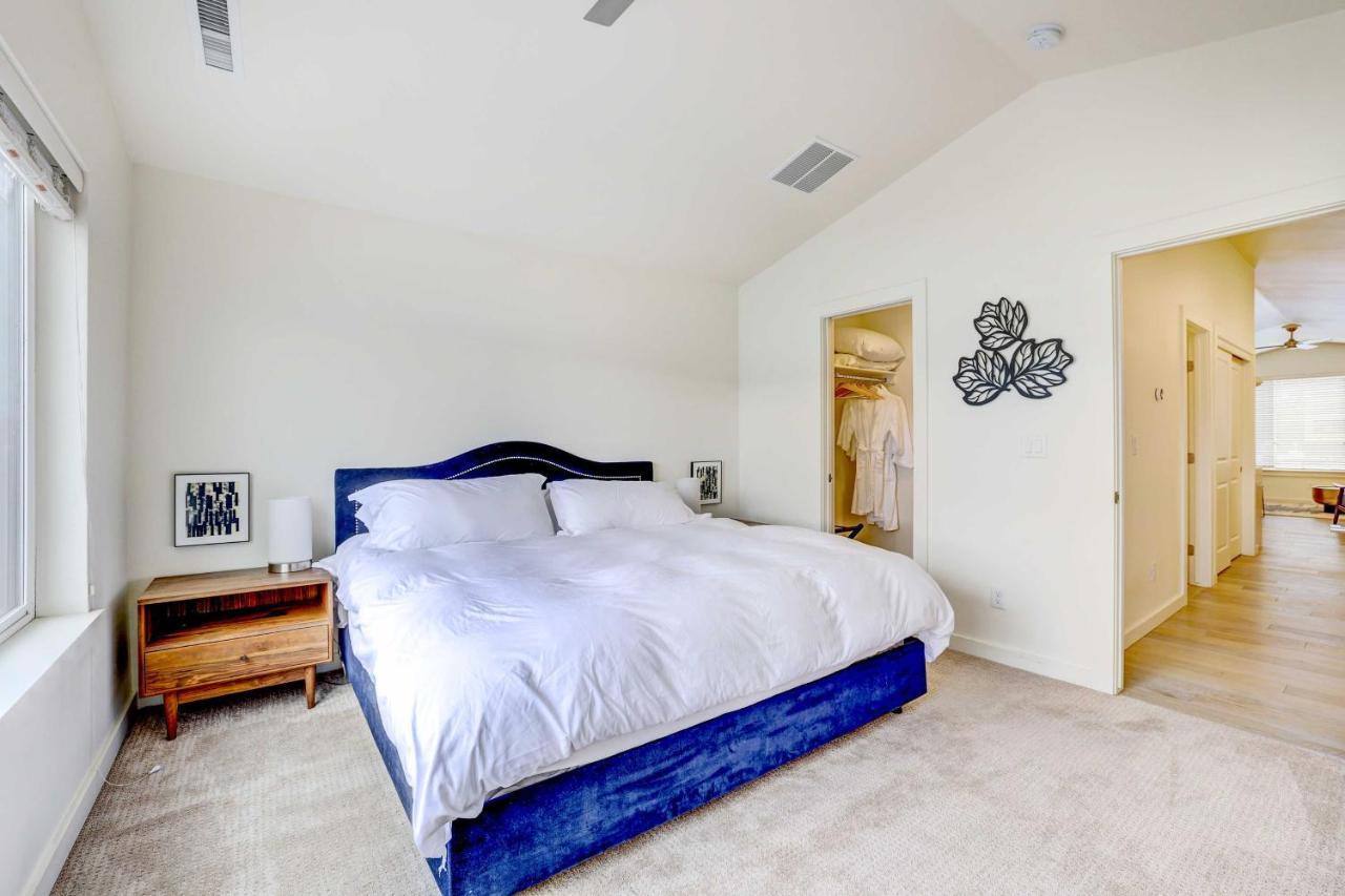 Beautiful Townhome - Steps To Downtown Boise! Holiday home