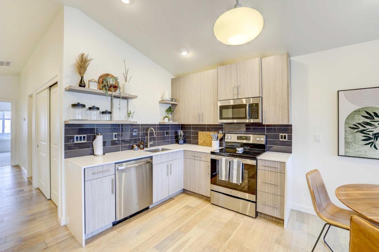 Holiday home Beautiful Townhome - Steps To Downtown Boise! *