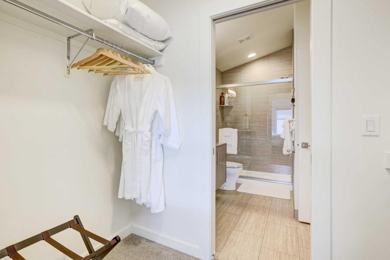 Beautiful Townhome - Steps To Downtown Boise! Holiday home