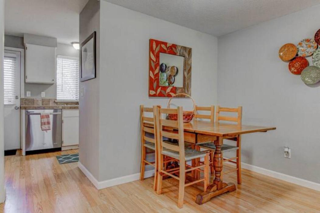 Luxe On Penn: Family-friendly Urban Retreat With Toddler Amenities Apartment *