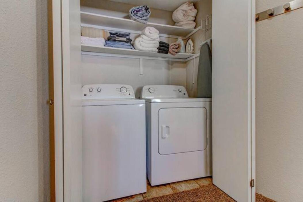 Luxe On Penn: Family-friendly Urban Retreat With Toddler Amenities Apartment
