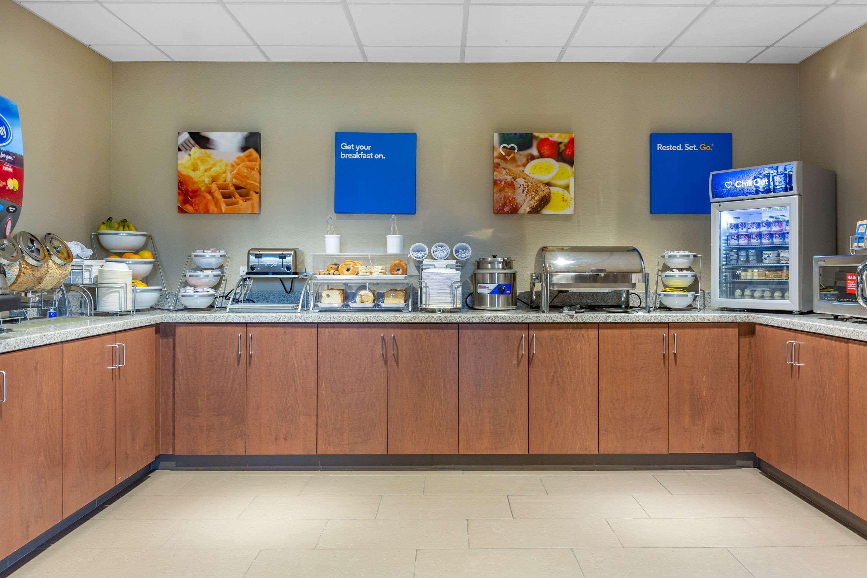 Comfort & Airport Hotel
